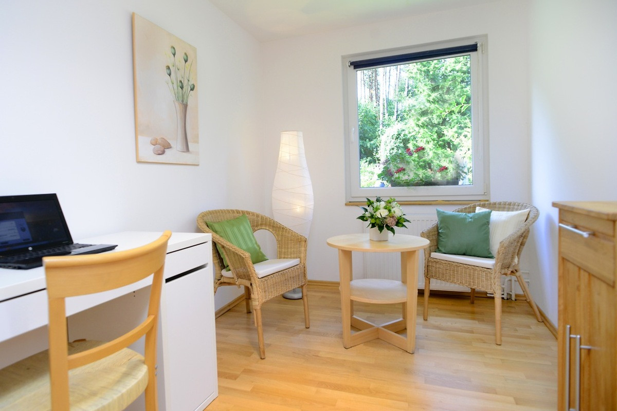 Arbeitszimmer / Kinderzimmer in Ihrem Ferienhaus im Grünen nahe See bei Potsdam und Berlin